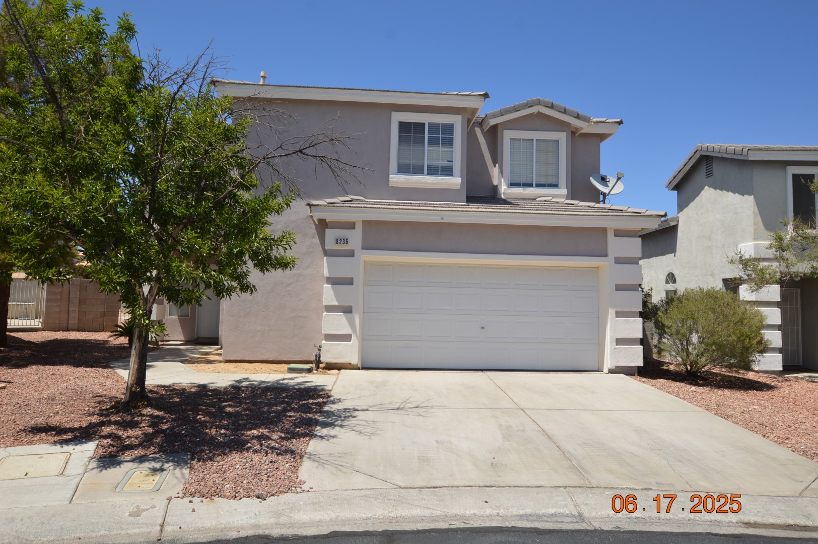 8236 Golf Player Street